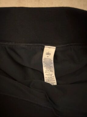 Alo Black Activewear Bottoms - Black alocade skirt
